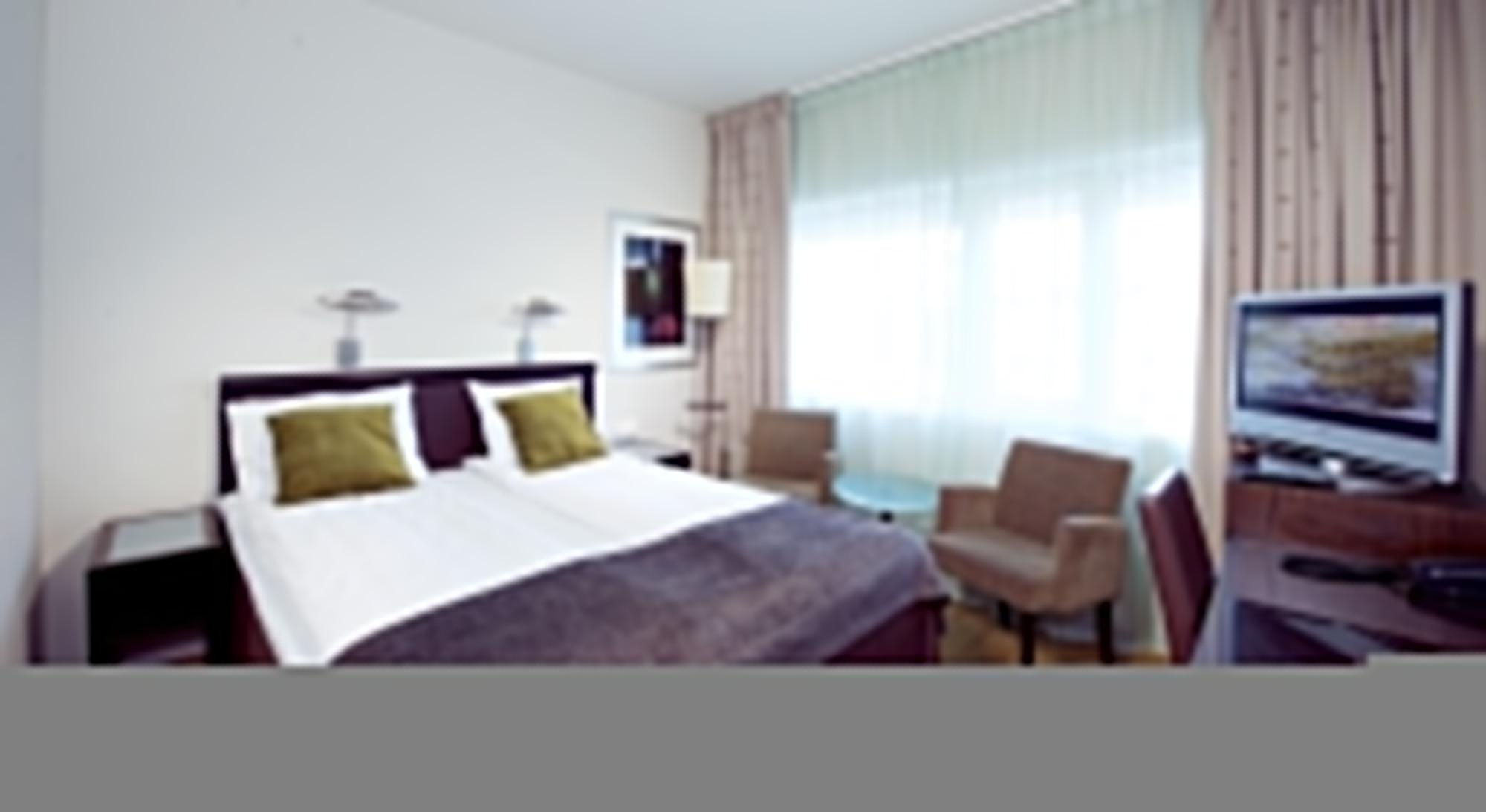 Aurora 4*