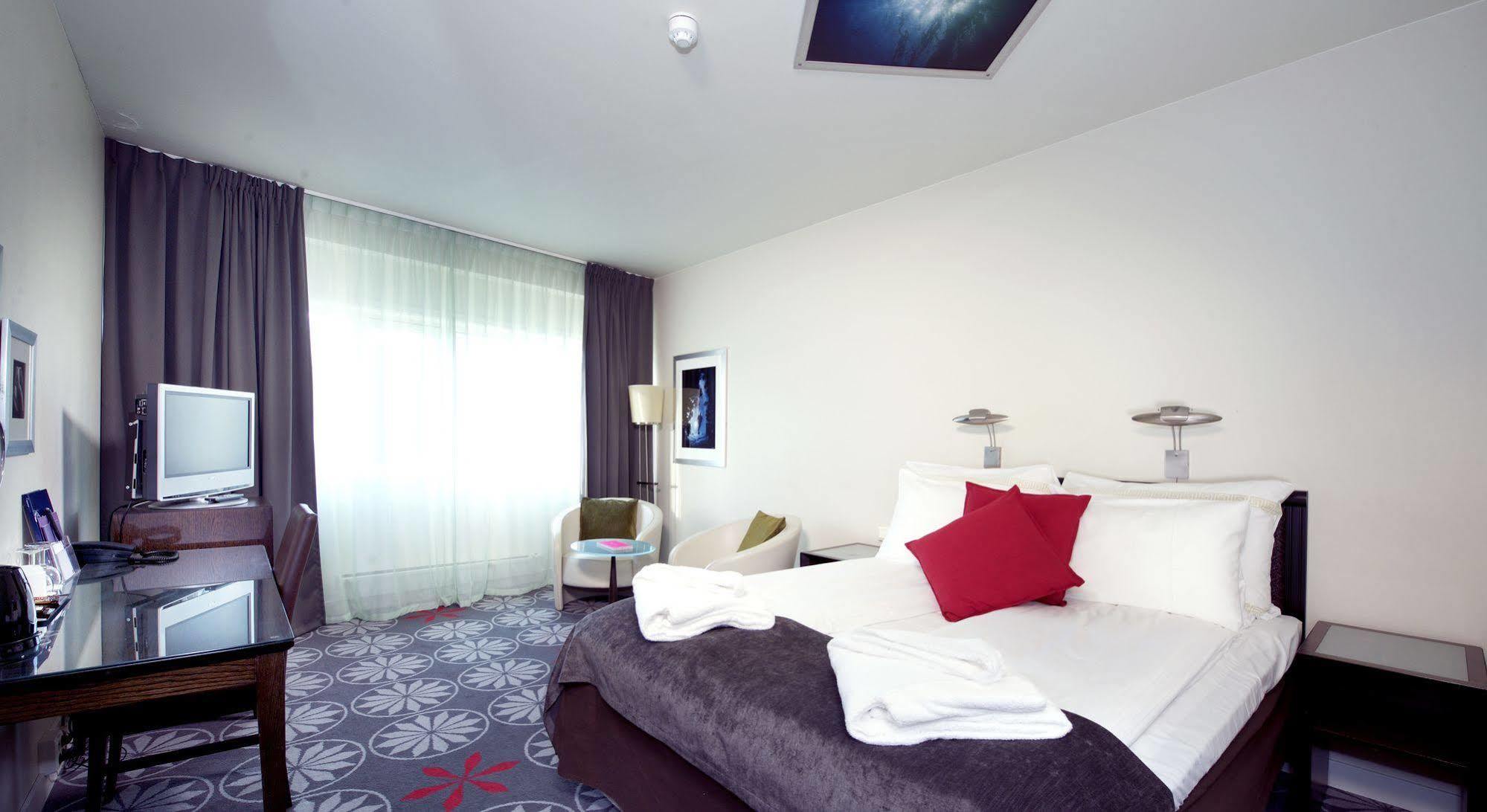 Aurora Hotel