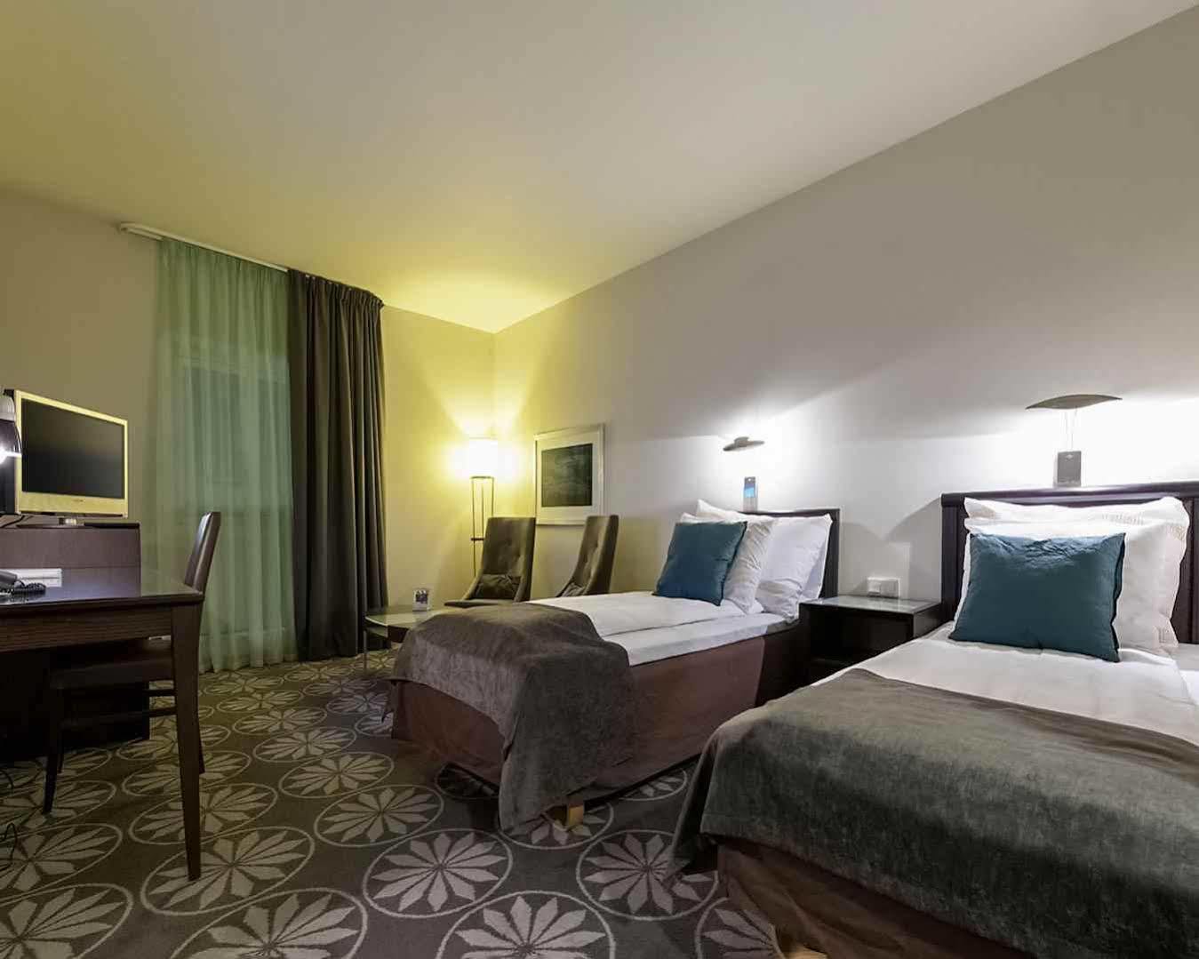 Aurora 4*
